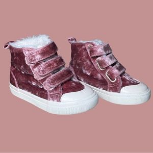 Cat & Jack Mauve Suede and Faux Fur High Top Sneakers Size 5 Toddler